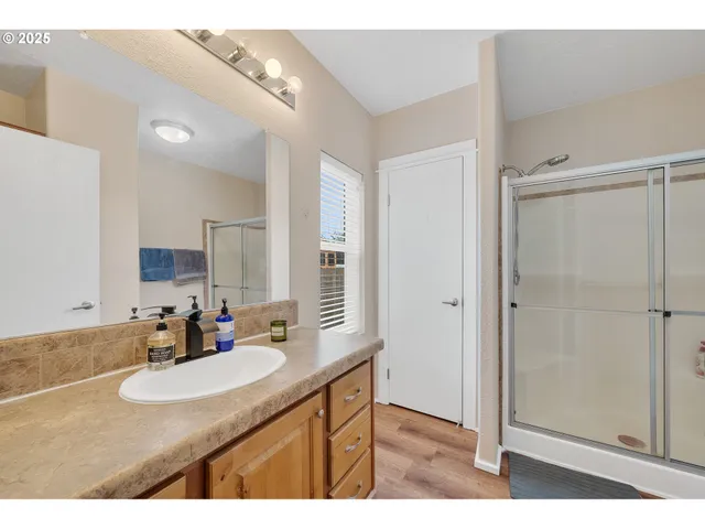 $344,000 | 2105 9th Street, Tillamook, OR 97141