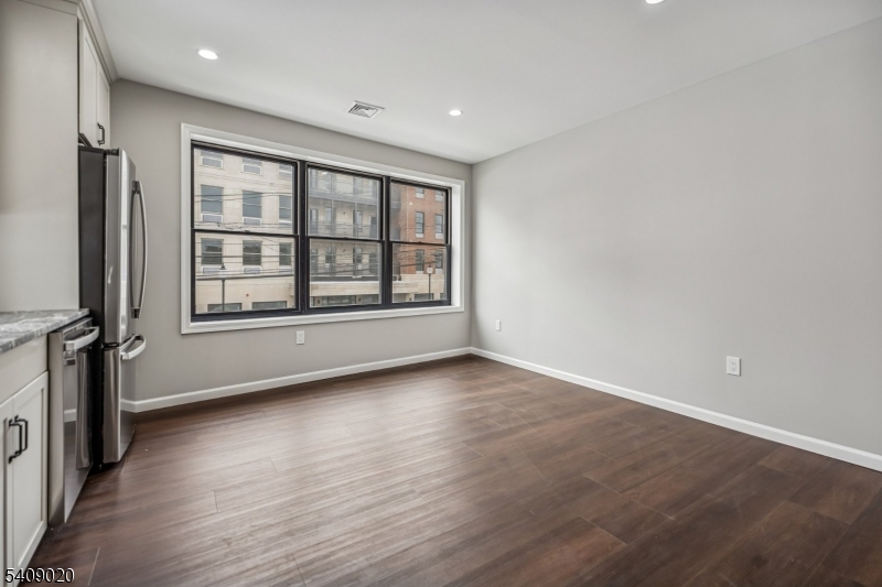 268 Morris Avenue, Unit A Springfield, NJ 07081 - Photo 4 of 22