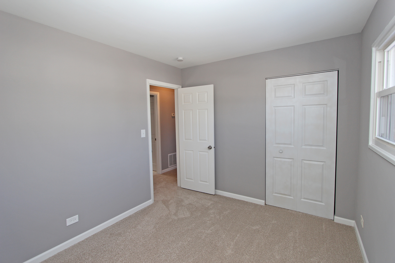 656 Briar Road Wauconda, IL 60084 - Photo 13 of 25 a view of an empty room