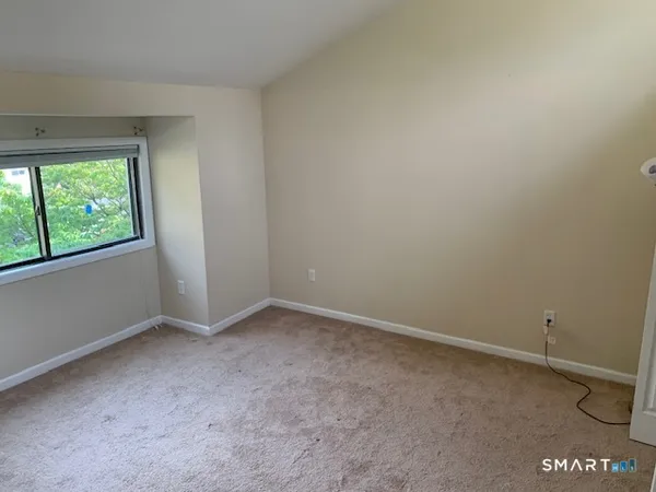 $2,875 | 18 Greenbriar Drive, Farmington, CT 06032