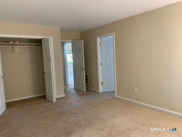 $2,875 | 18 Greenbriar Drive, Farmington, CT 06032