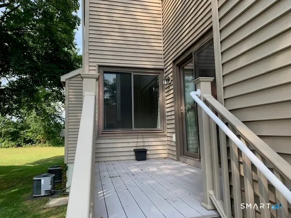 $2,875 | 18 Greenbriar Drive, Farmington, CT 06032