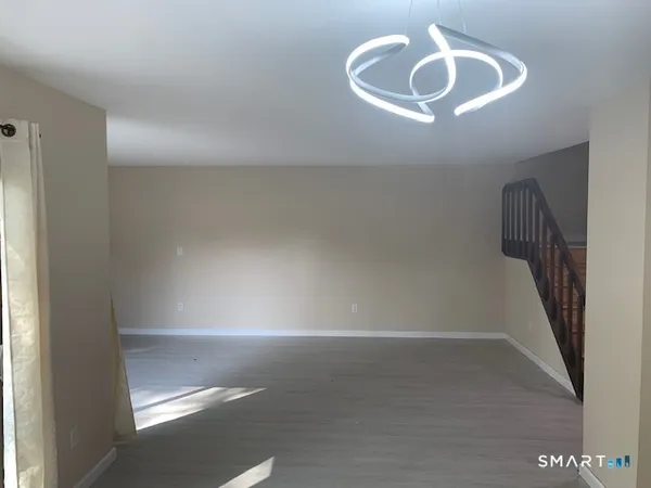 $2,875 | 18 Greenbriar Drive, Farmington, CT 06032