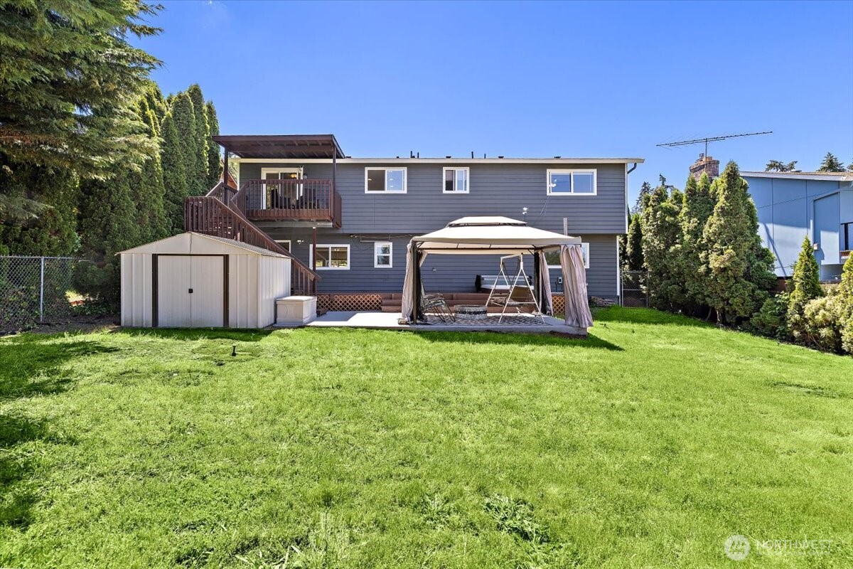 2802 Northeast 23rd Place Renton, WA 98056 - Photo 15 of 26