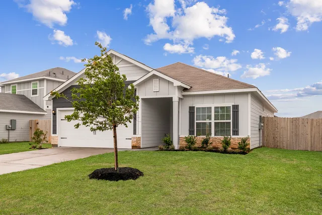 $1,980 | 332 Kingston Way, Waller, TX 77484