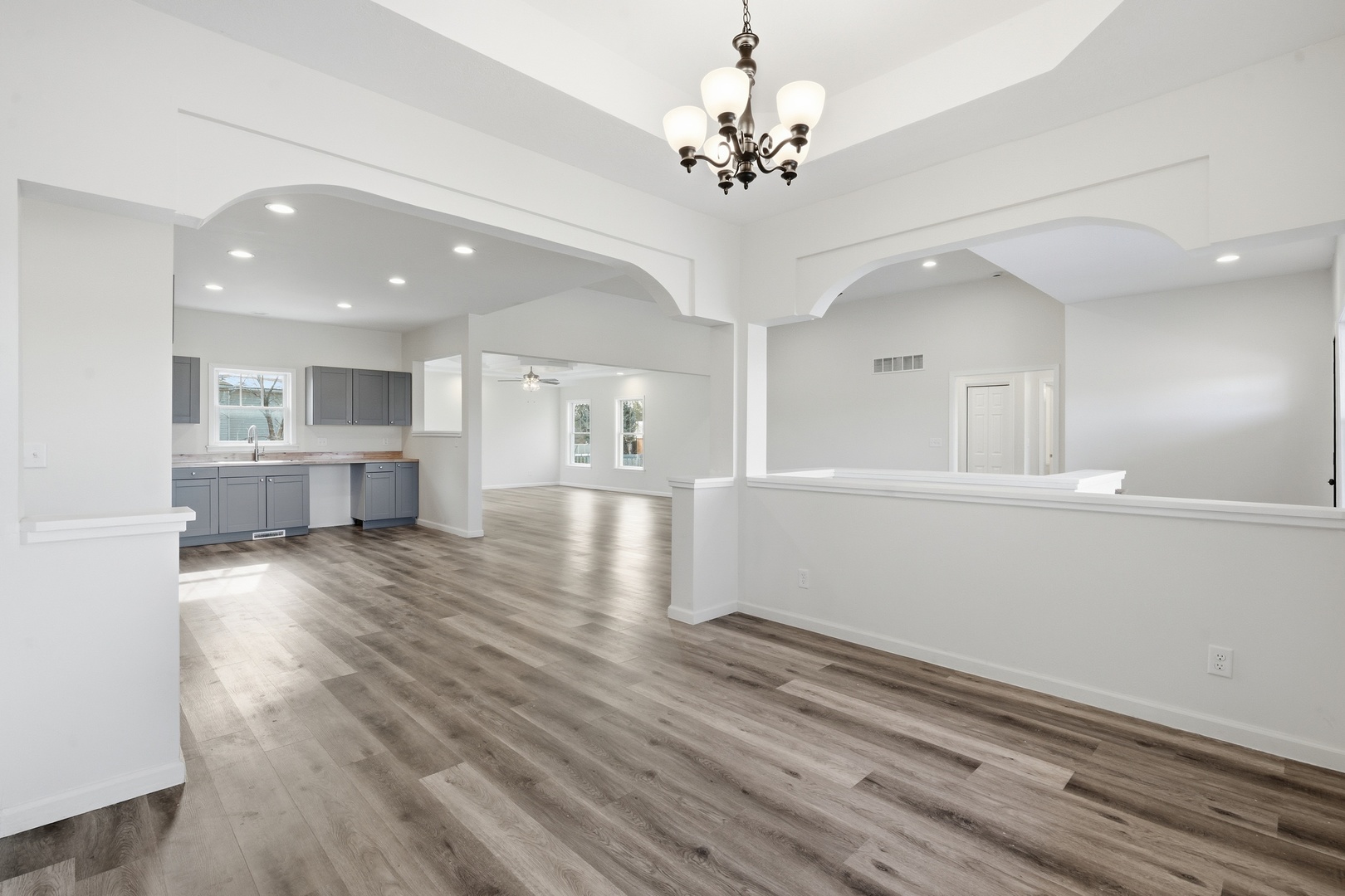 1812 10th Avenue Silvis, IL 61282 - Photo 8 of 35