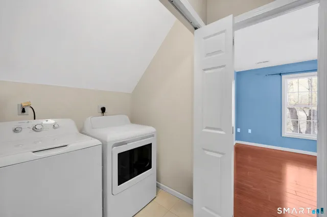 $479,900 | 120 2nd Street, Suffield, CT 06078