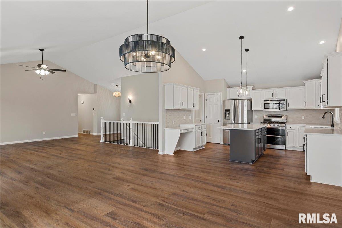 4817 Greenbriar Drive Springfield, IL 62711 - Photo 9 of 34