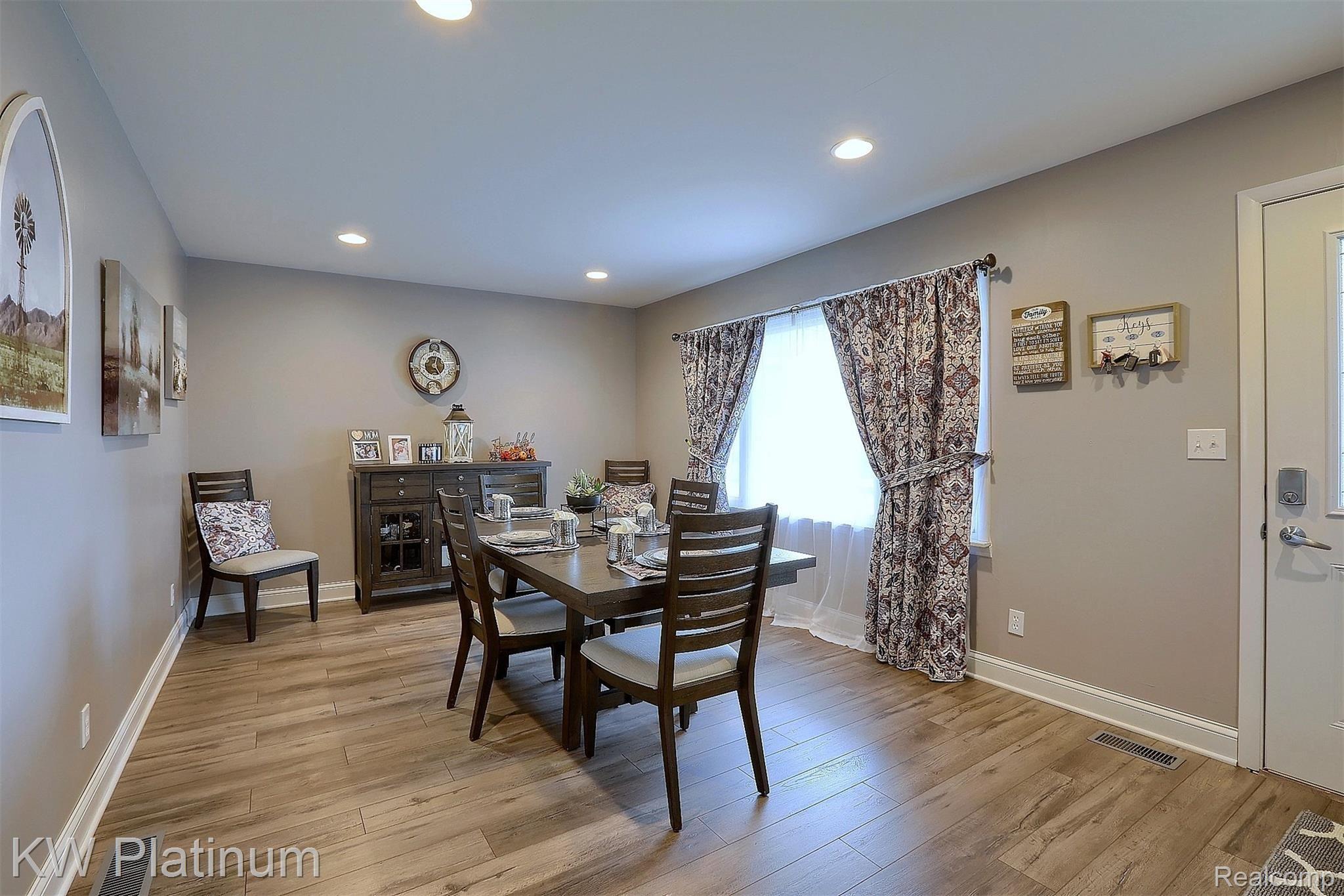 765 Burnell Road Memphis, MI 48041 - Photo 3 of 21 7-Dining Room.jpg