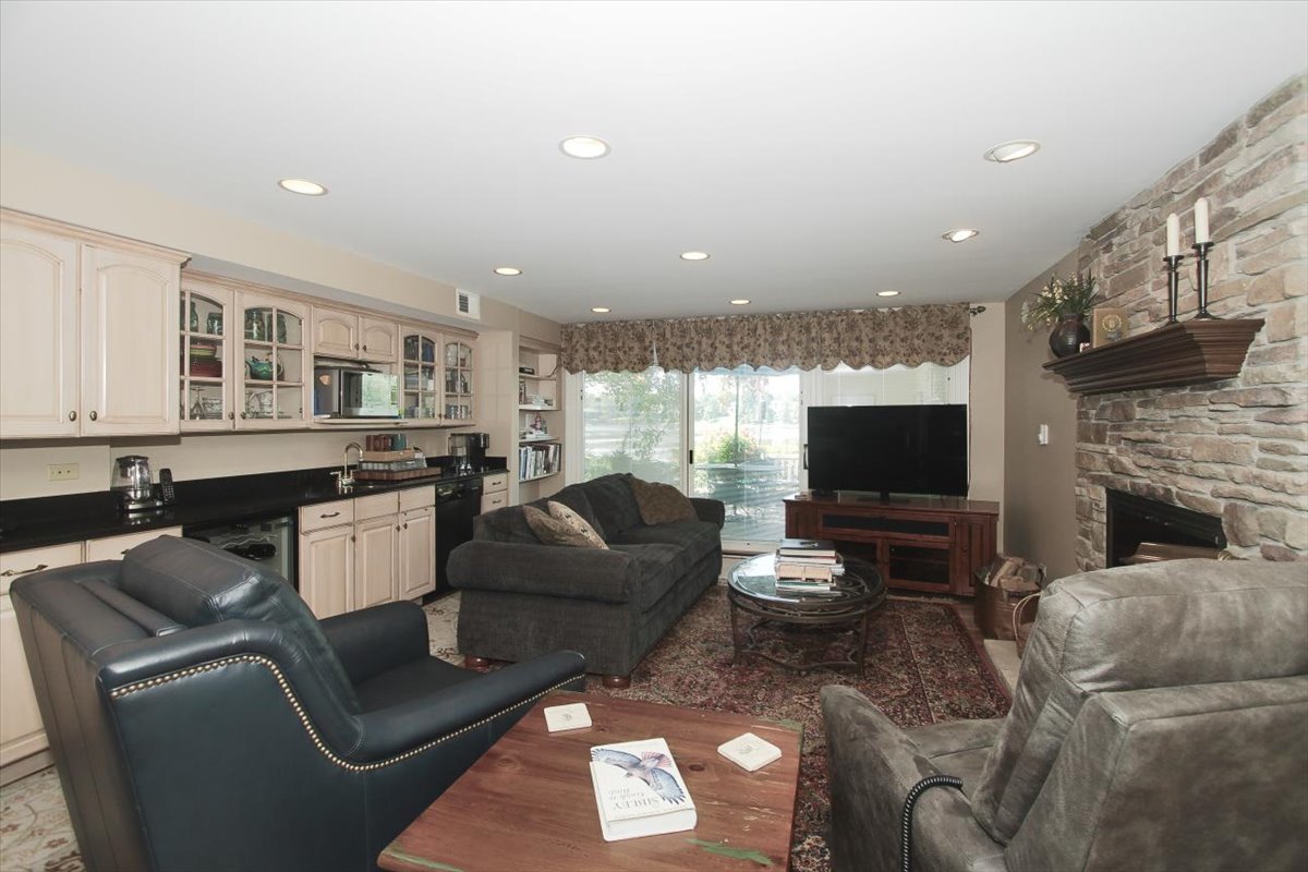 660 Old Barn Road, Unit F24 Lake Barrington, IL 60010 - Photo 31 of 54