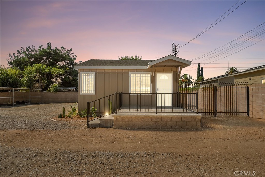 a view of a house with a outdoor space