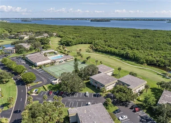 $1,475 | 35 Vista Gdns Trail, Unit 205, Vero Beach, FL 32962