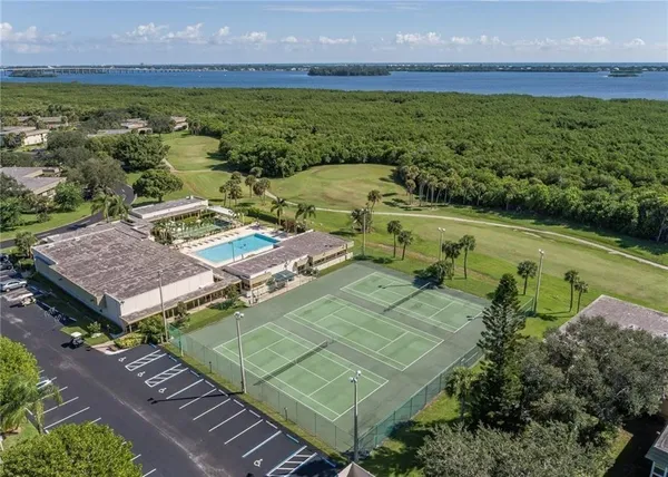 $1,475 | 35 Vista Gdns Trail, Unit 205, Vero Beach, FL 32962