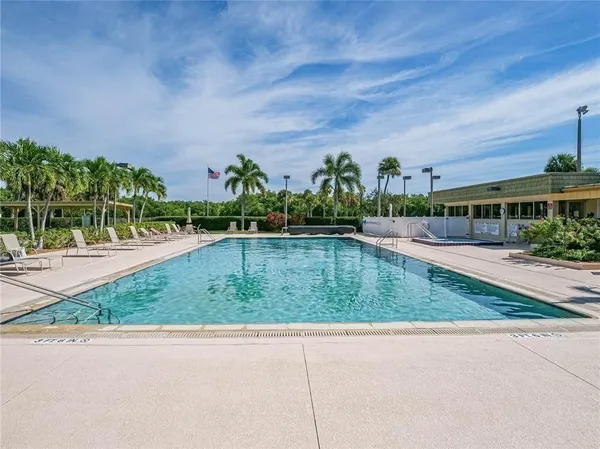 $1,475 | 35 Vista Gdns Trail, Unit 205, Vero Beach, FL 32962