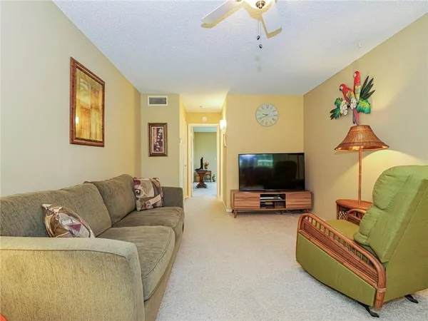 $1,475 | 35 Vista Gdns Trail, Unit 205, Vero Beach, FL 32962