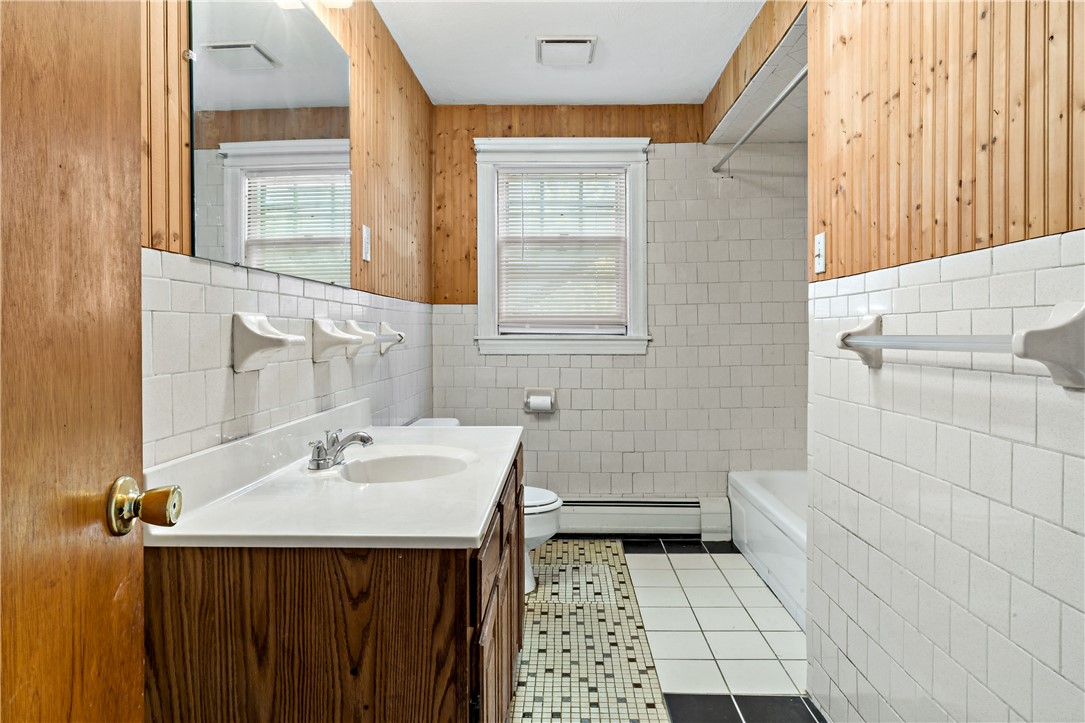 425 N Road Scituate, RI 02831 - Photo 11 of 33