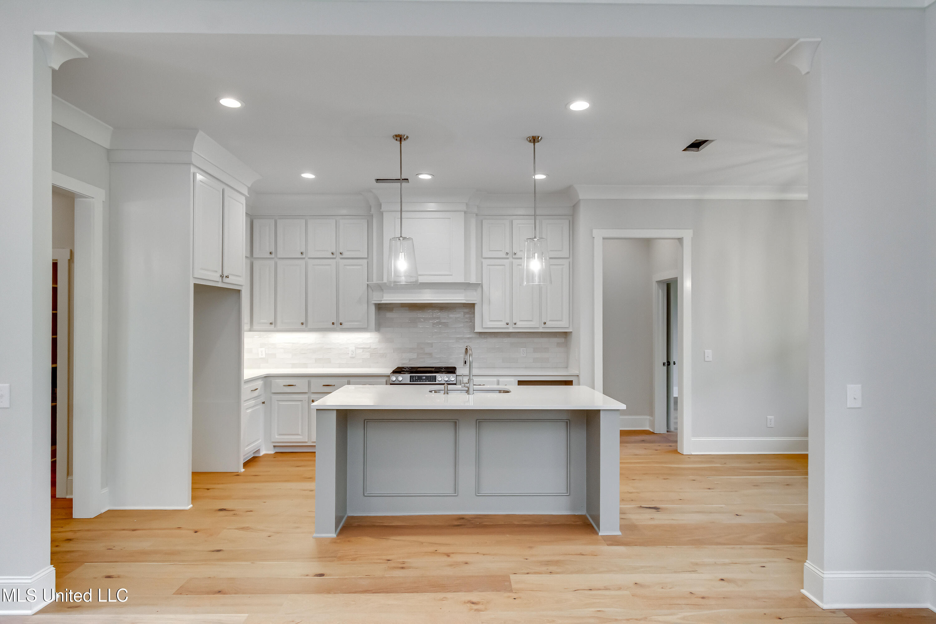 122 Grayson Way Madison, MS 39110 - Photo 16 of 50 View To Kitchen