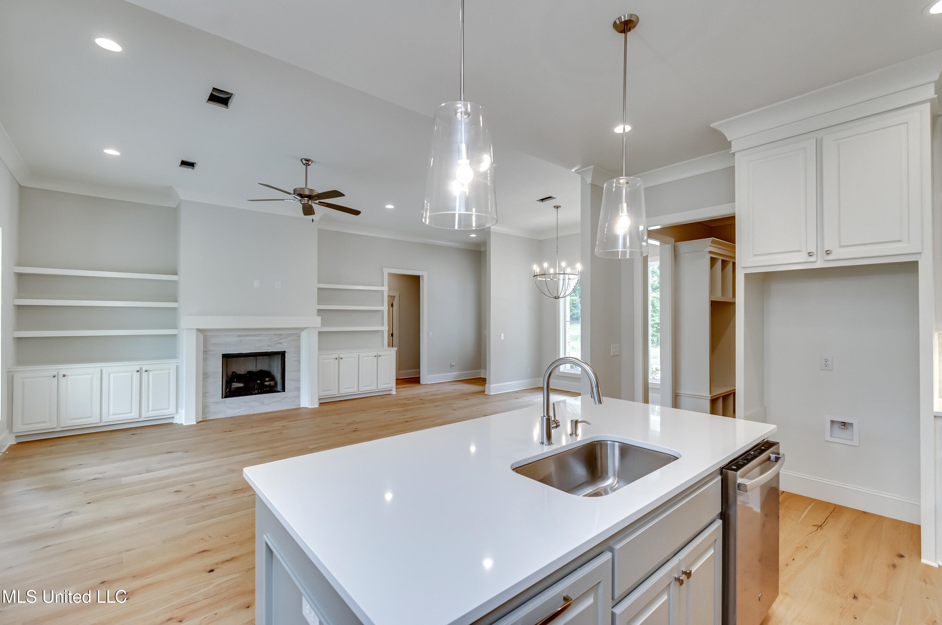 122 Grayson Way Madison, MS 39110 - Photo 19 of 50 Views to Living Room