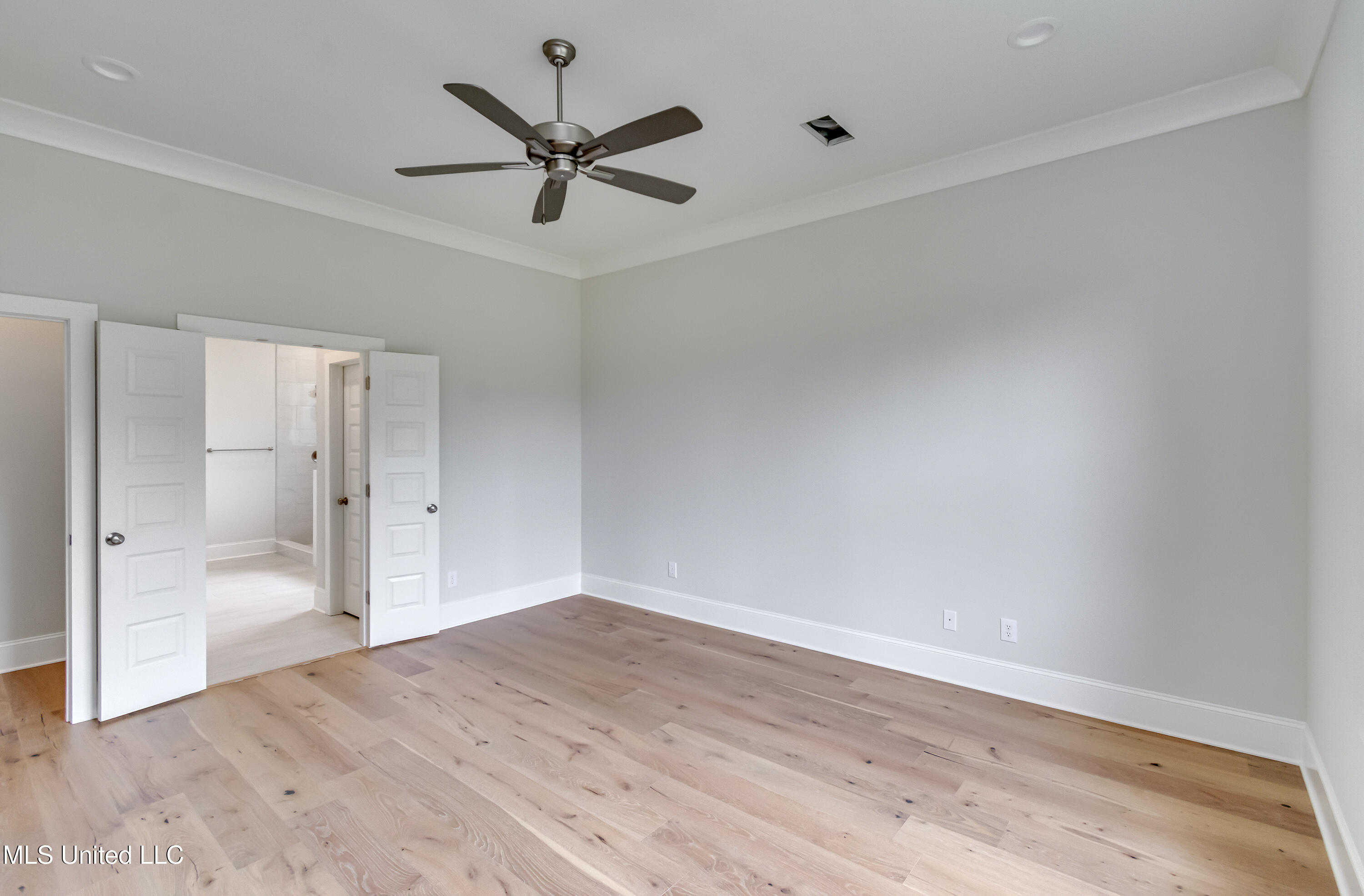 122 Grayson Way Madison, MS 39110 - Photo 27 of 50 Primary with Beautiful White Oak Floors