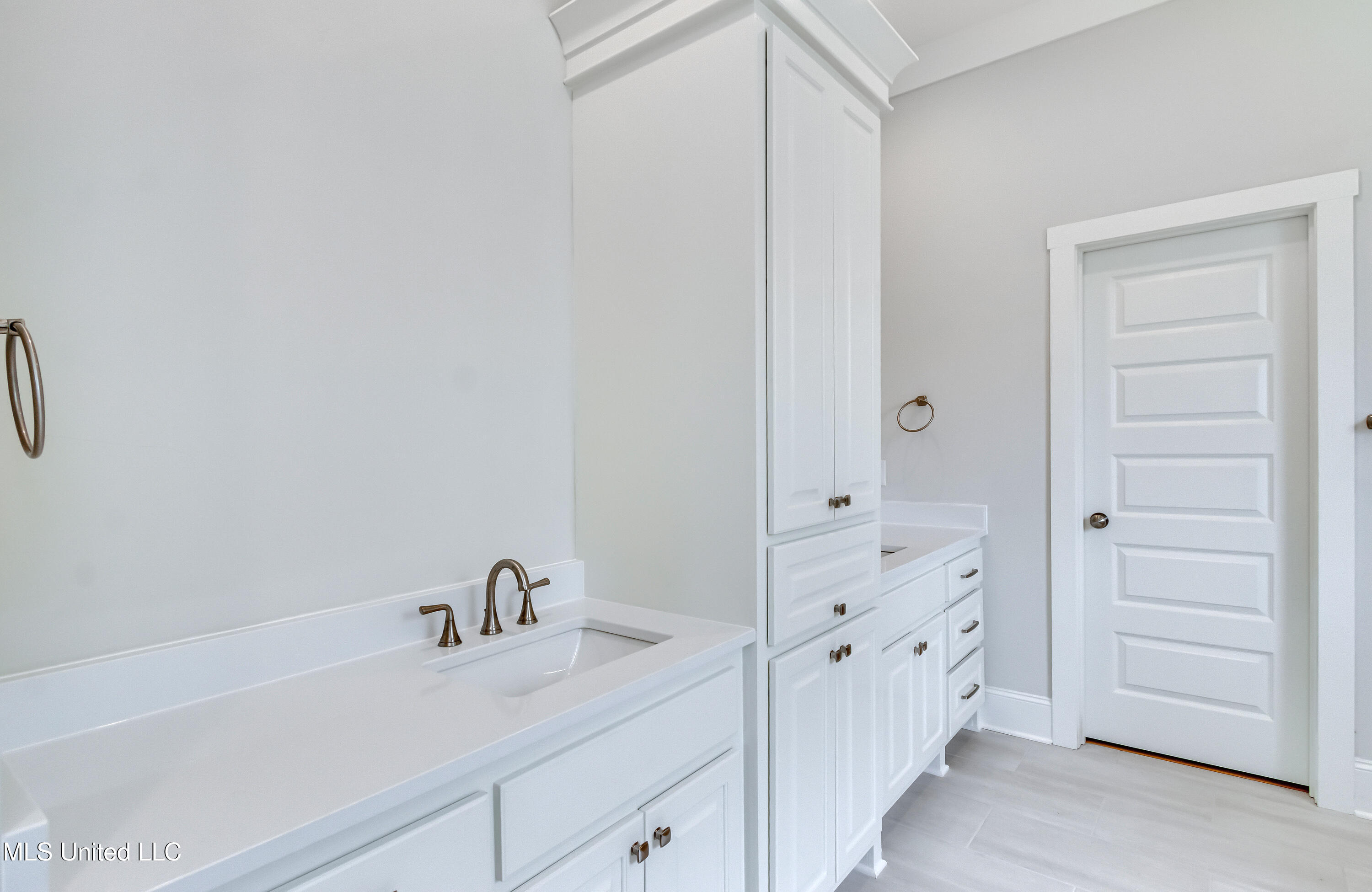 122 Grayson Way Madison, MS 39110 - Photo 31 of 50 Extra Storage Capacity