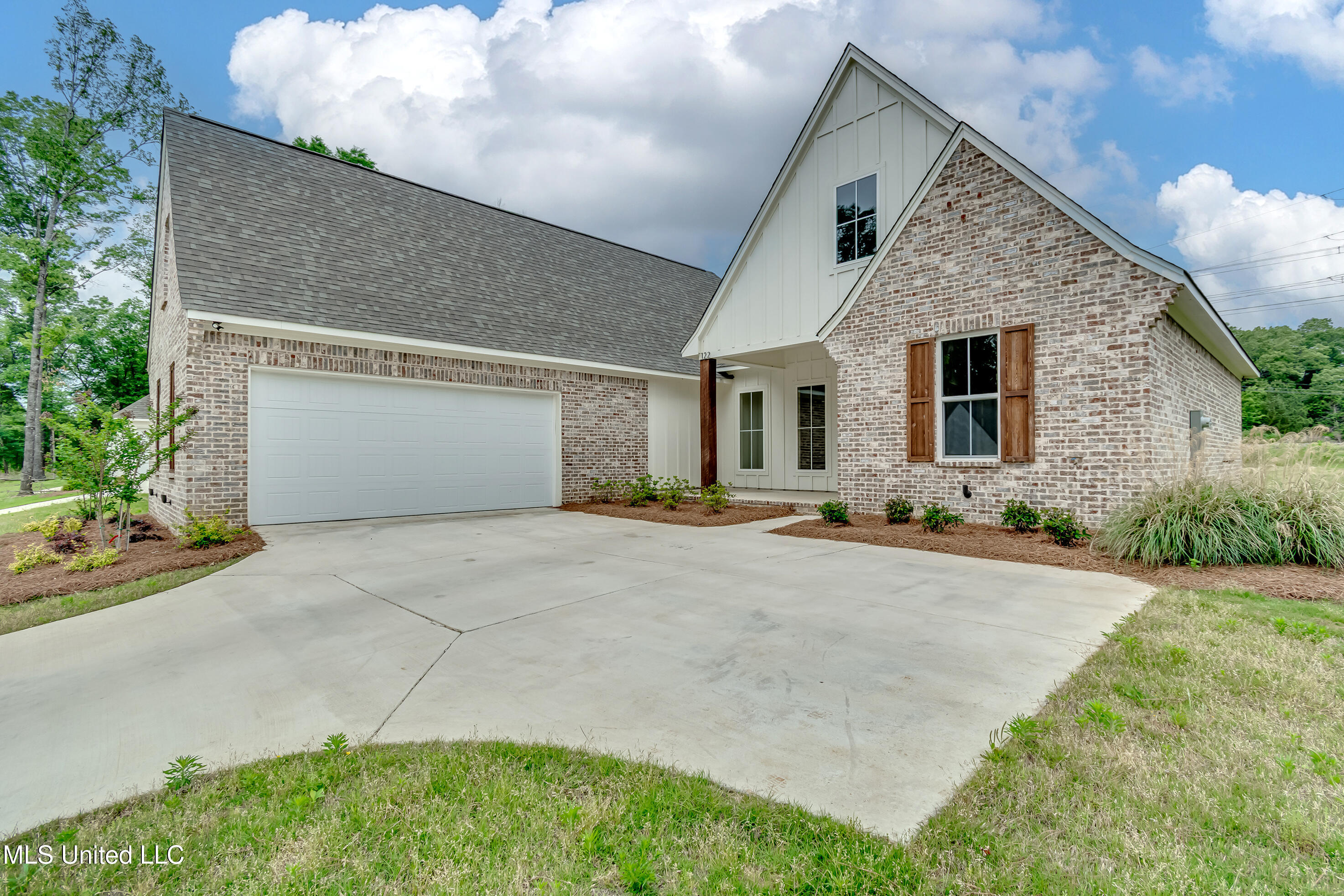 122 Grayson Way Madison, MS 39110 - Photo 4 of 50 Extra Parking