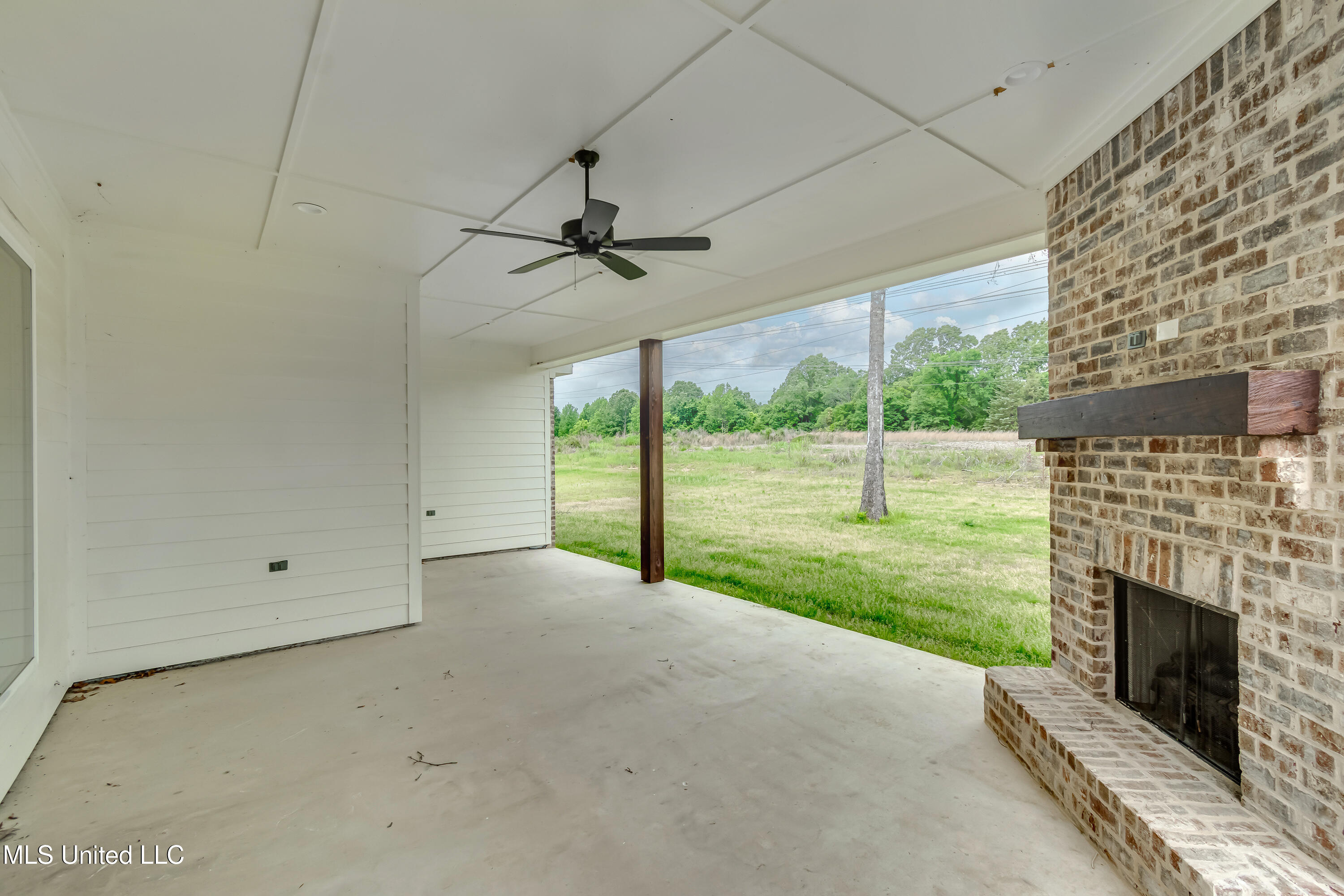 122 Grayson Way Madison, MS 39110 - Photo 47 of 50 Extra Grilling Area