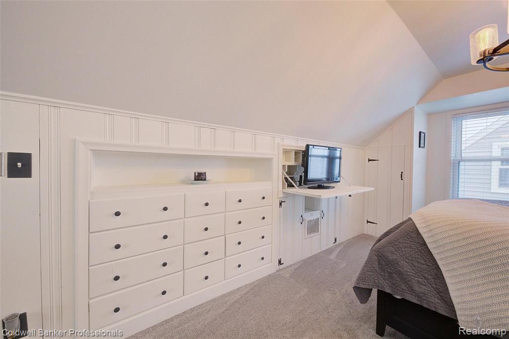 3919 Durham Road Royal Oak, MI 48073 - Photo 33 of 40