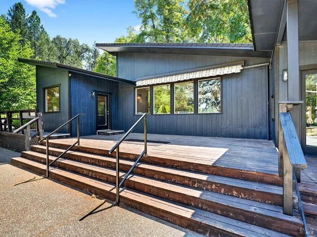 $1,900,000 | 16451 Golf Road, Cobb, CA 95426