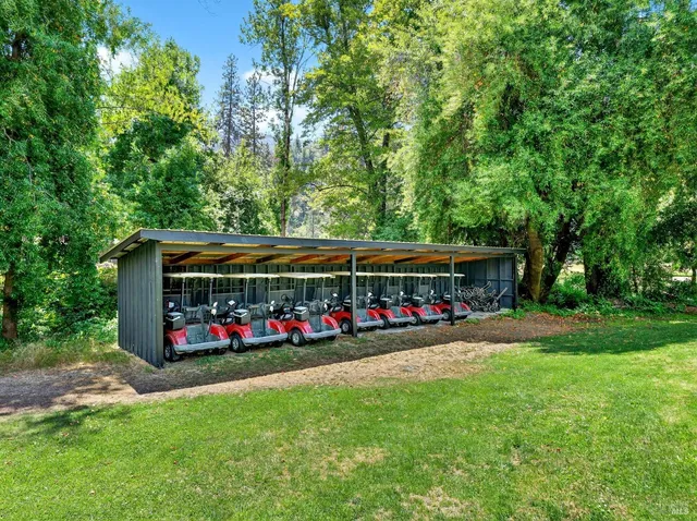 $1,900,000 | 16451 Golf Road, Cobb, CA 95426