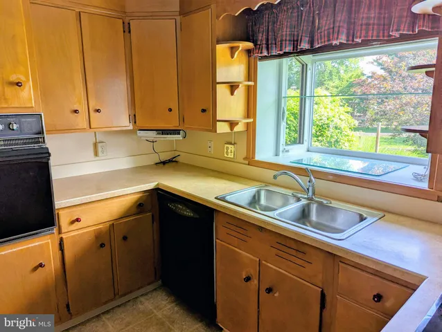 $294,500 | 201 North Linden Street, Robesonia, PA 19551