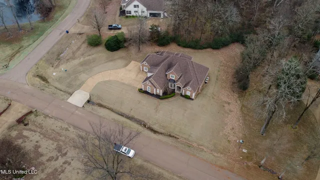 $638,000 | 8465 Belmor Lakes Drive, Olive Branch, MS 38654