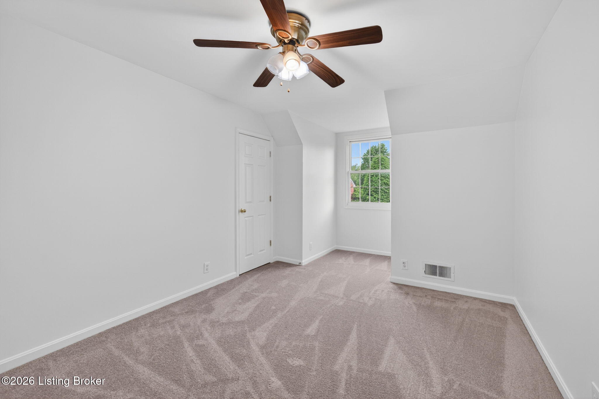 10504 Edgewater Road Louisville, KY 40223 - Photo 34 of 55 Bedroom