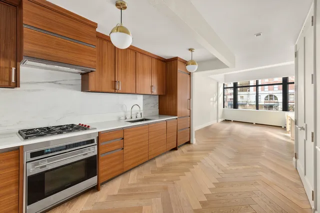 $2,795,000 | 150 Charles Street, Unit 2ES | West Village