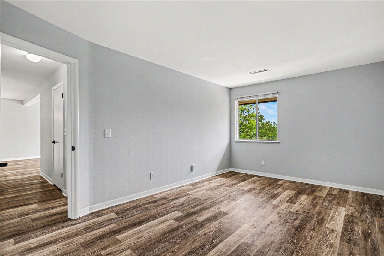 734 West Kilgore Road, Unit 303 Kalamazoo, MI 49008 - Photo 21 of 34