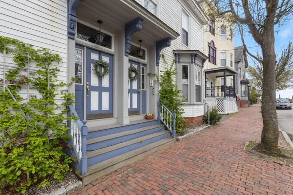 $525,000 | 16 Cumberland Avenue, Unit 4, Portland, ME 04101