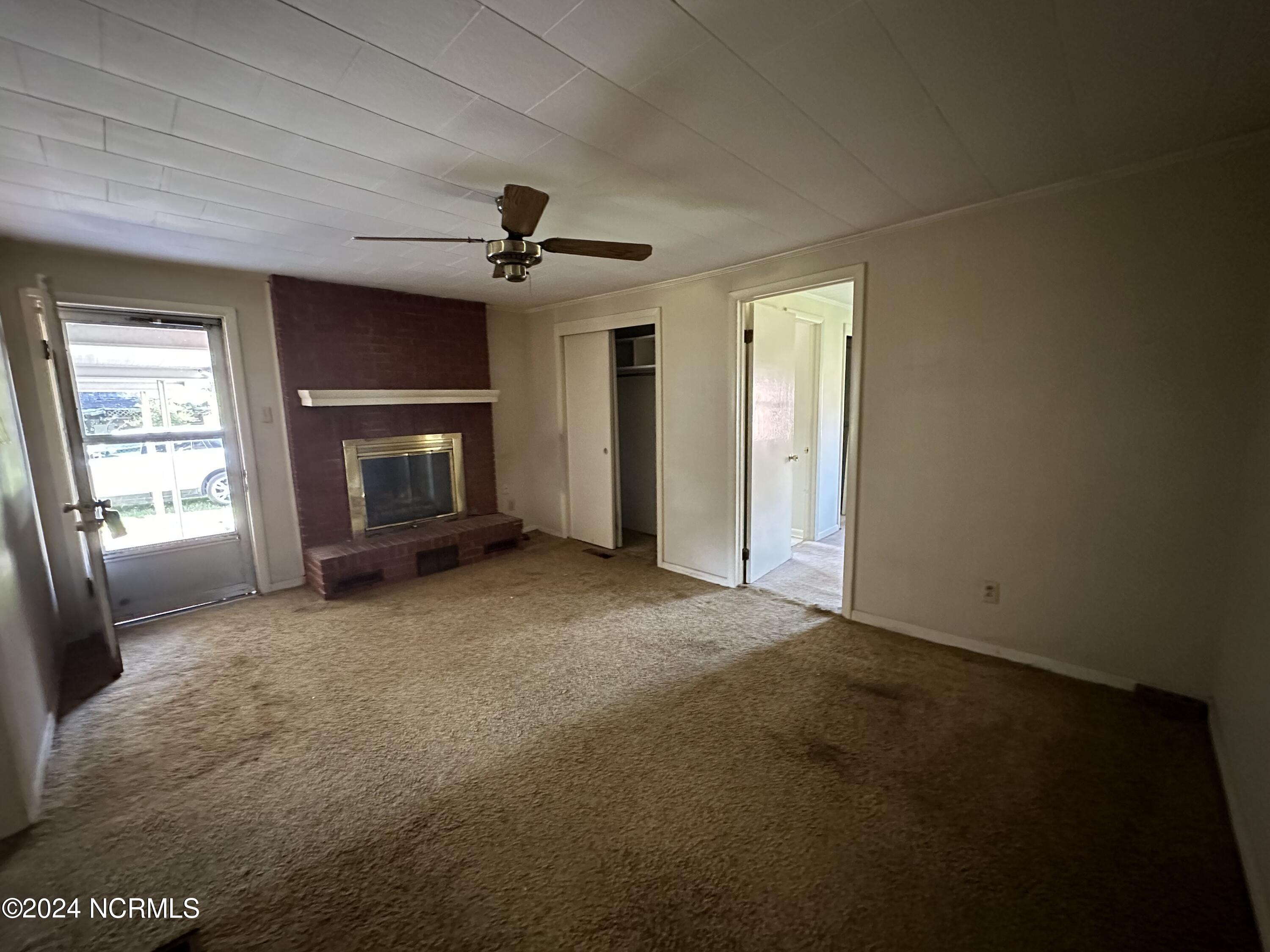 607 Smith Chapel Road Mount Olive, NC 28365 - Photo 5 of 12 IMG_2378