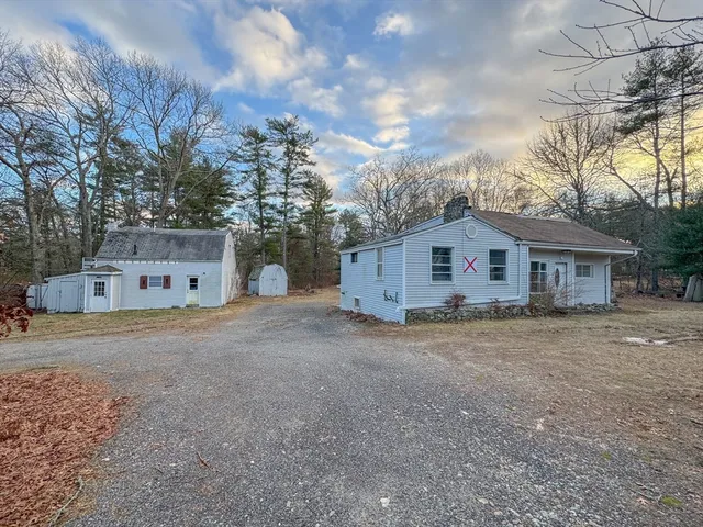 $280,000 | 129 Thomas Street, Middleboro, MA 02346