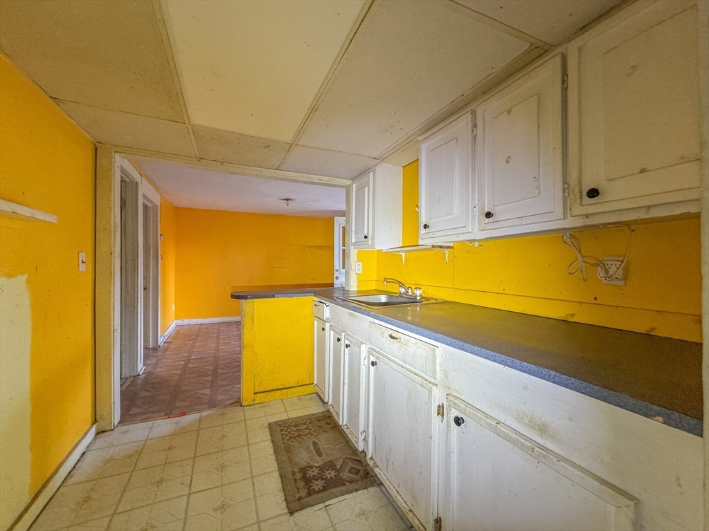 129 Thomas Street Middleboro, MA 02346 - Photo 11 of 41