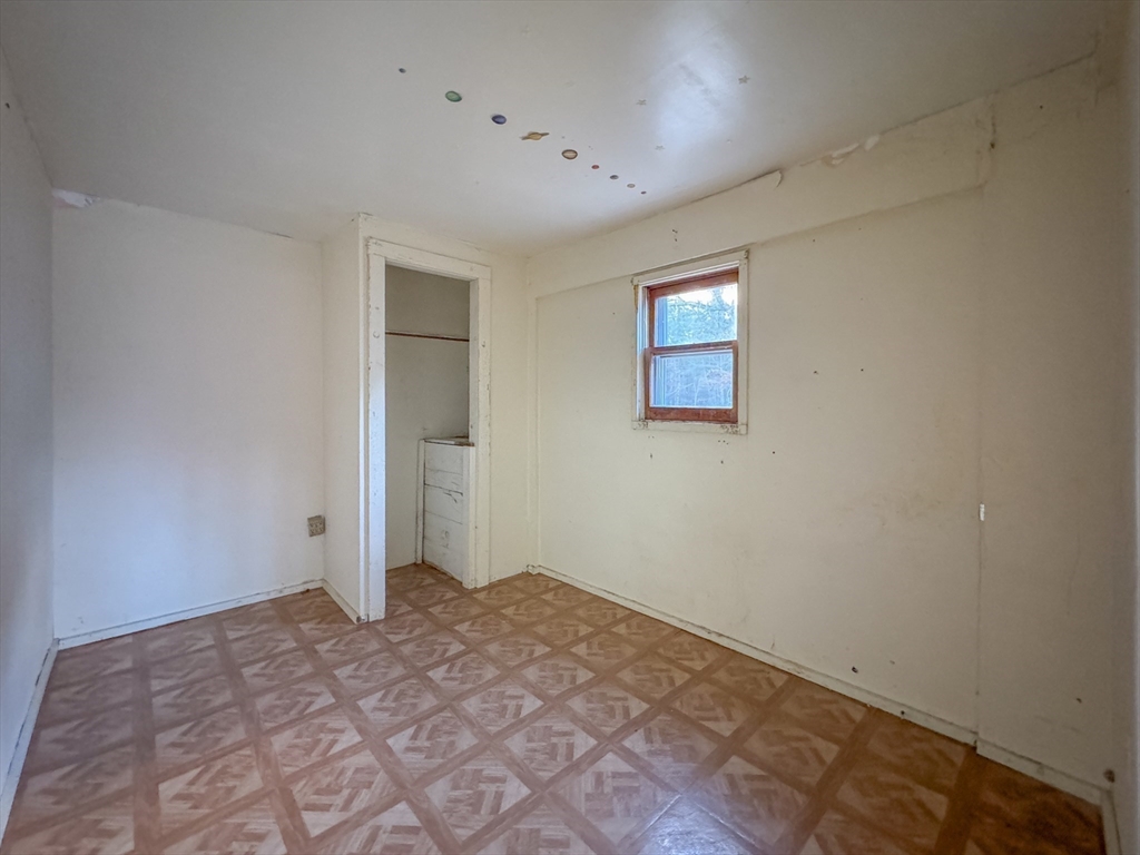 129 Thomas Street Middleboro, MA 02346 - Photo 17 of 41