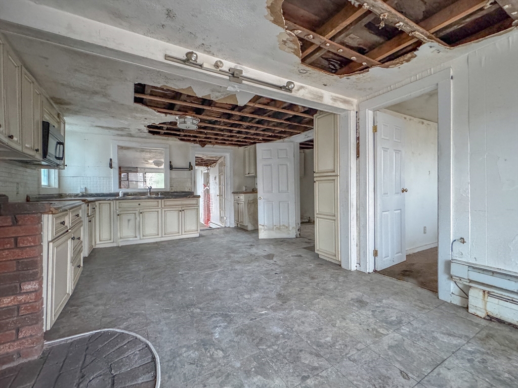 129 Thomas Street Middleboro, MA 02346 - Photo 28 of 41