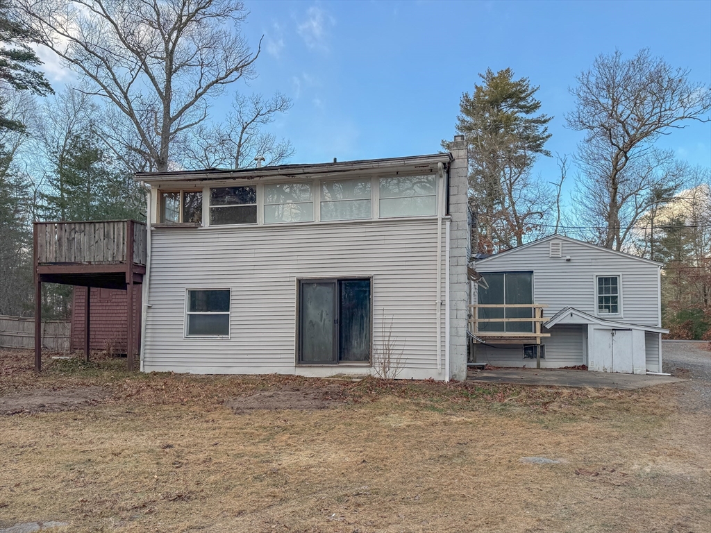 129 Thomas Street Middleboro, MA 02346 - Photo 4 of 41