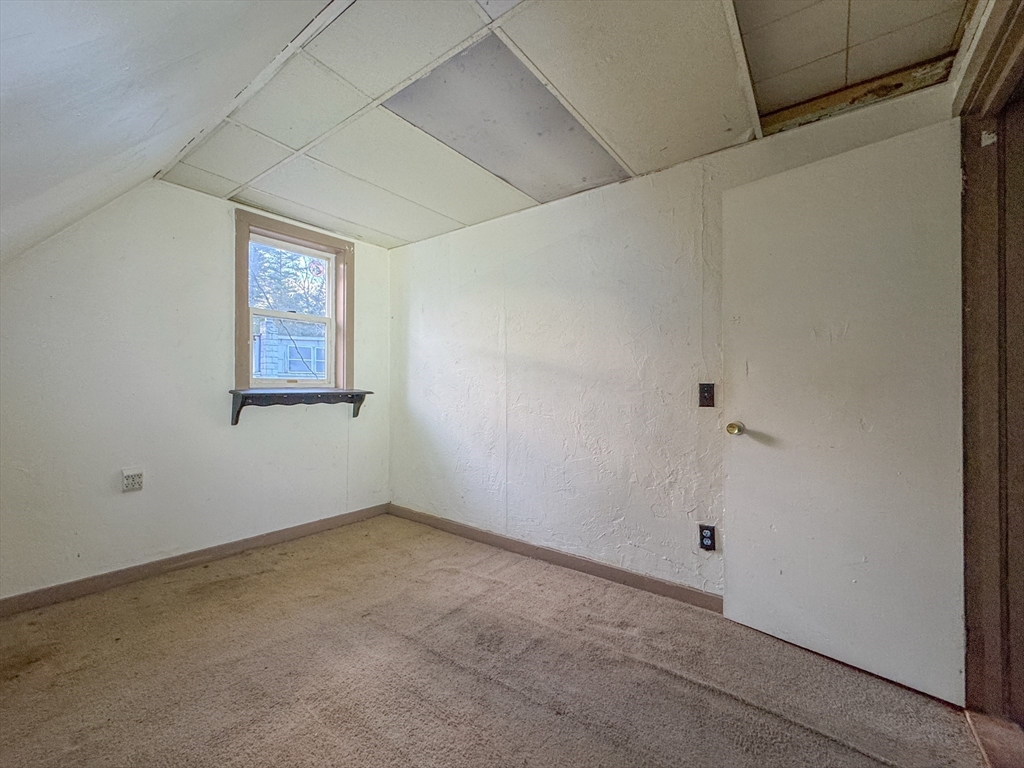 129 Thomas Street Middleboro, MA 02346 - Photo 7 of 41