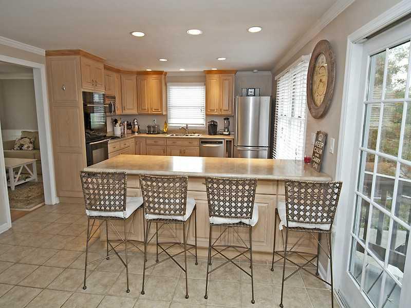 615 Trotwood Ridge Road Upper St. Clair, PA 15241 - Photo 8 of 19 Kitchen.