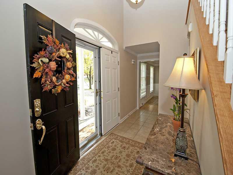 615 Trotwood Ridge Road Upper St. Clair, PA 15241 - Photo 10 of 19 Entry/Foyer.