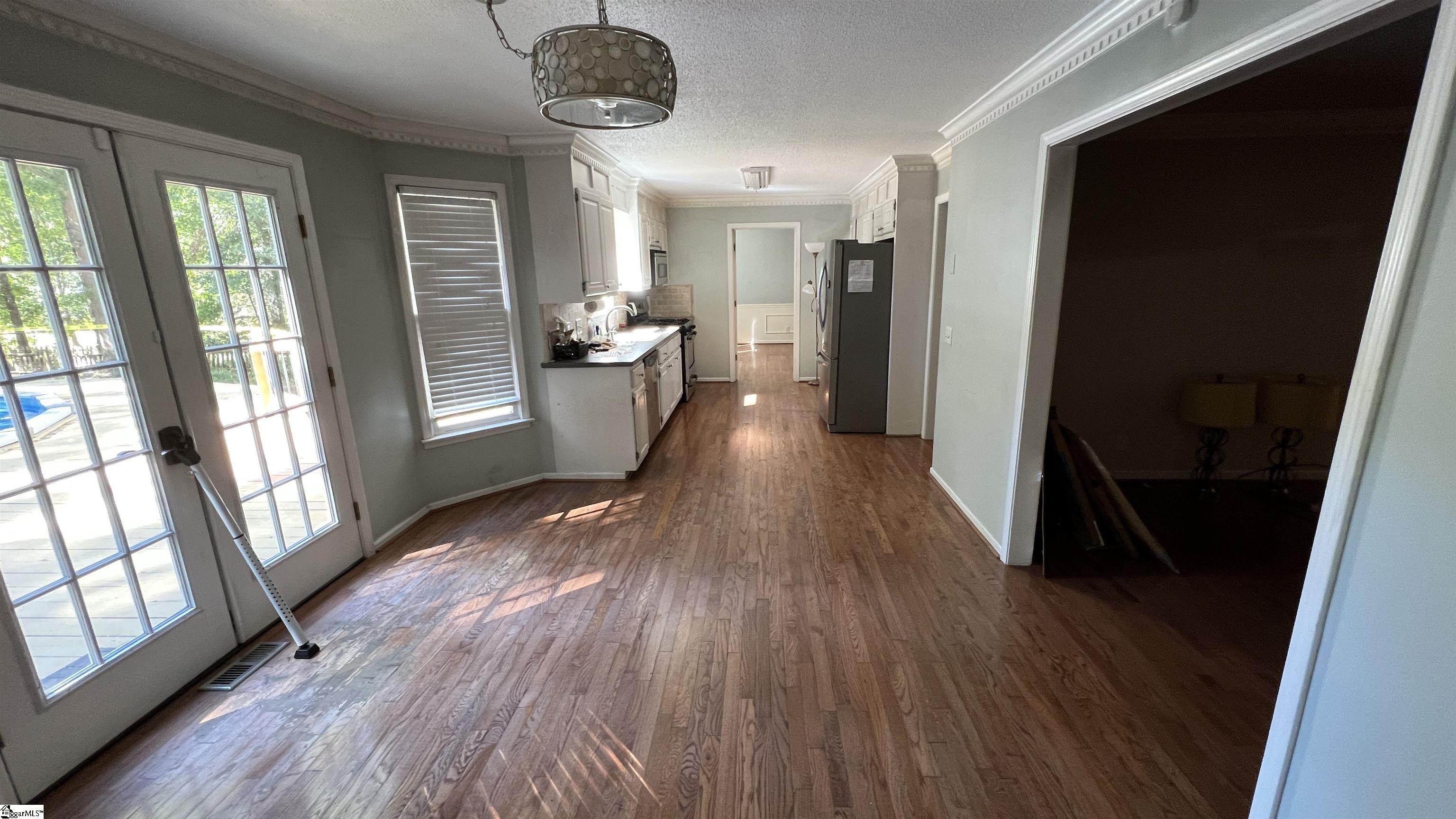 111 Robin Road Simpsonville, SC 29681 - Photo 2 of 36 Gallery Image 2