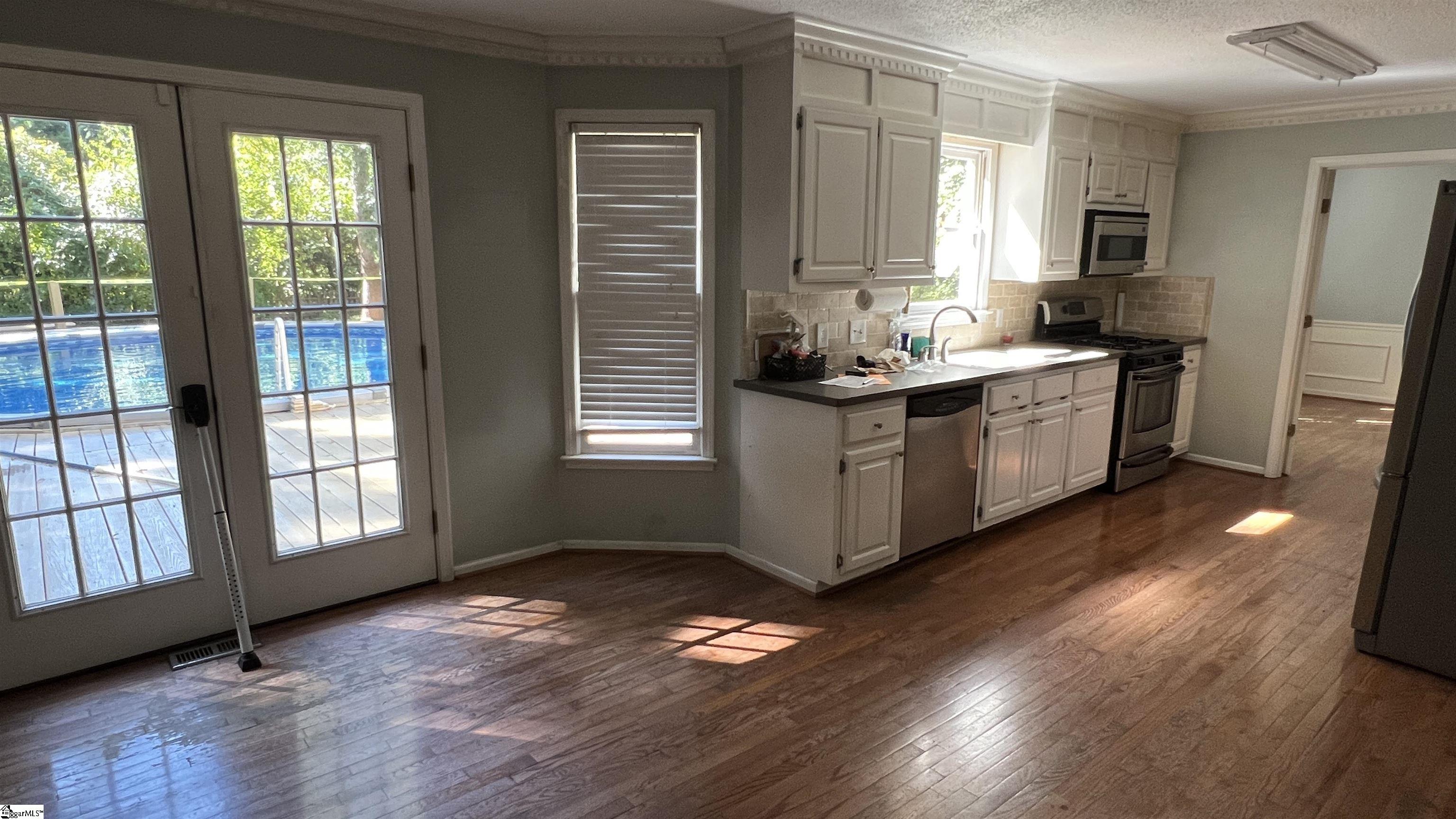 111 Robin Road Simpsonville, SC 29681 - Photo 10 of 36 Gallery Image 10