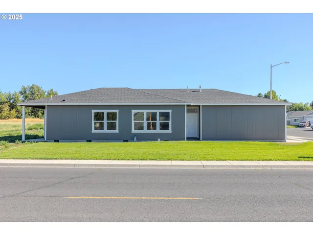 $374,950 | 821 Southeast 9th Drive, Hermiston, OR 97838