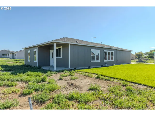 $374,950 | 821 Southeast 9th Drive, Hermiston, OR 97838