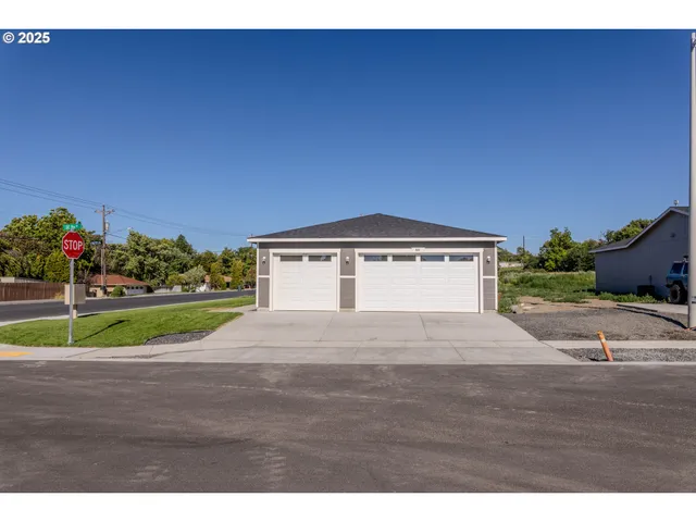 $374,950 | 821 Southeast 9th Drive, Hermiston, OR 97838
