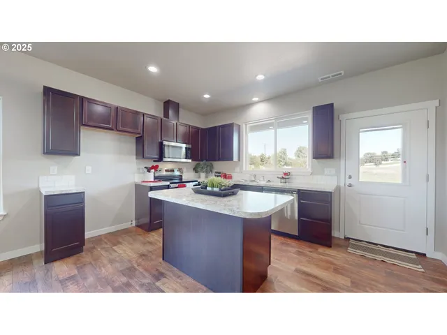 $374,950 | 821 Southeast 9th Drive, Hermiston, OR 97838